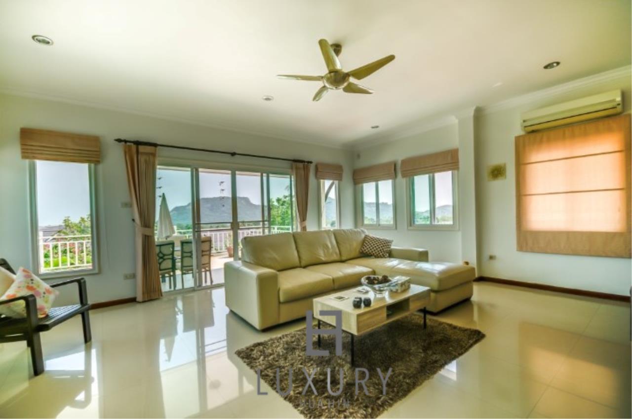 Luxury Hua Hin Property Agency's 2 Storey 3 Bedroom Pool Villa 19