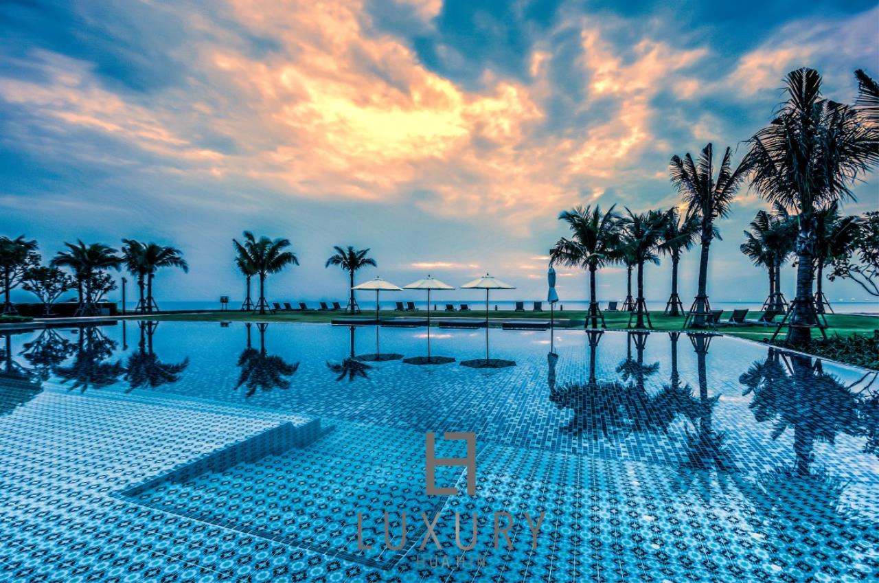 Luxury Hua Hin Property Agency's Absolute Beachfront 3 Bedroom Condo 7