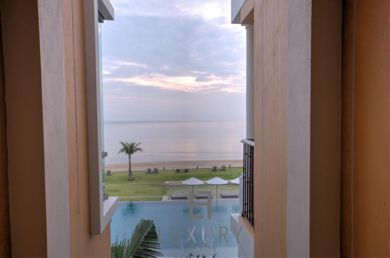 Luxury Hua Hin Property Agency's Absolute Beachfront 3 Bedroom Condo 9