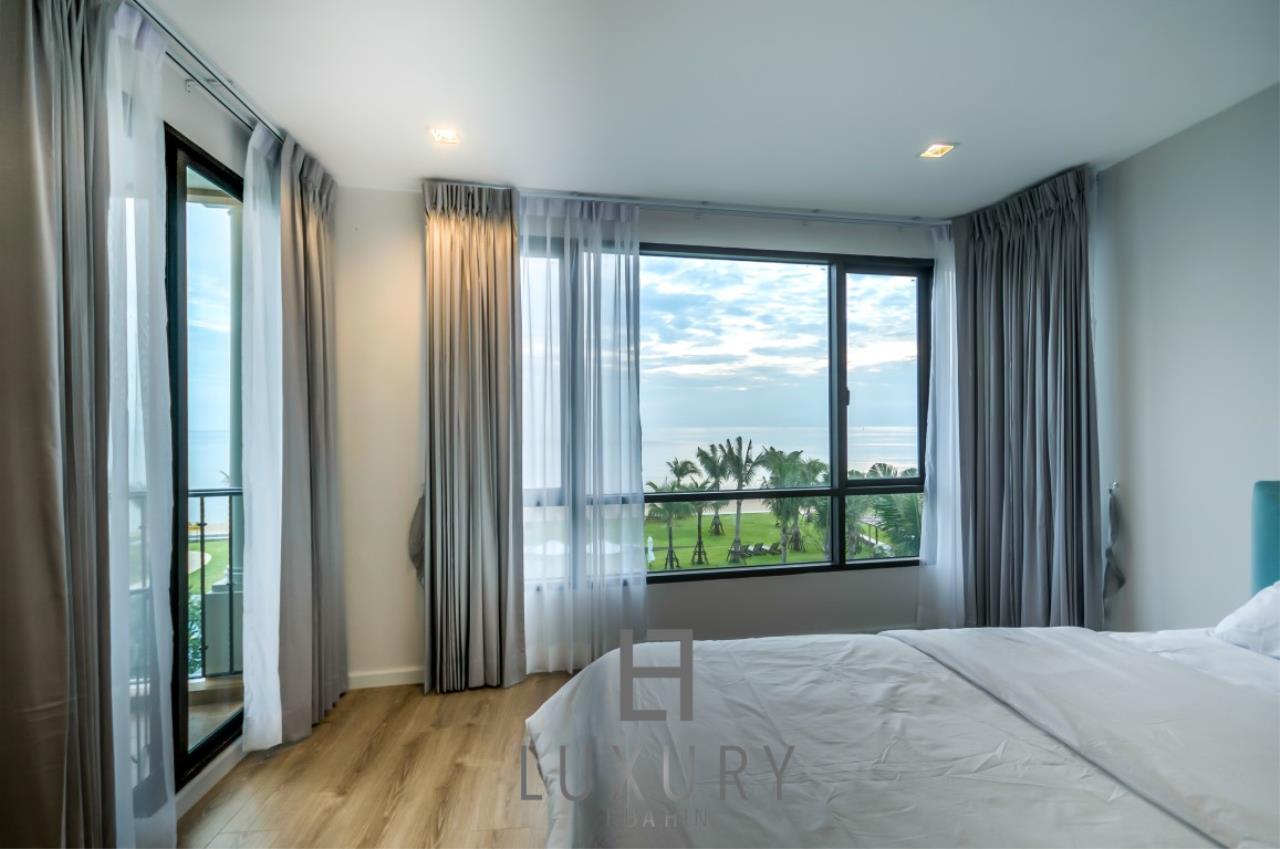 Luxury Hua Hin Property Agency's Absolute Beachfront 3 Bedroom Condo 23