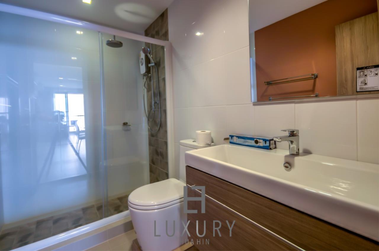 Luxury Hua Hin Property Agency's Absolute Beachfront 3 Bedroom Condo 26
