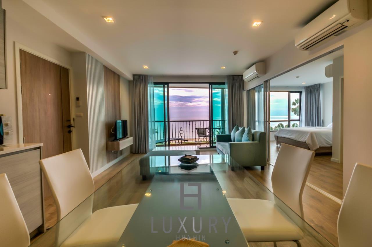 Luxury Hua Hin Property Agency's Absolute Beachfront 3 Bedroom Condo 16
