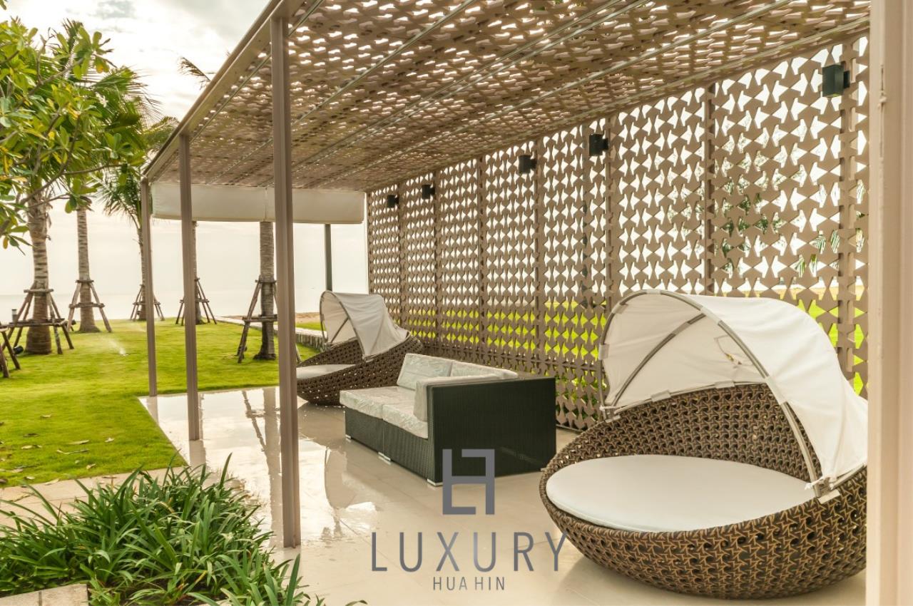 Luxury Hua Hin Property Agency's Absolute Beachfront 3 Bedroom Condo 29