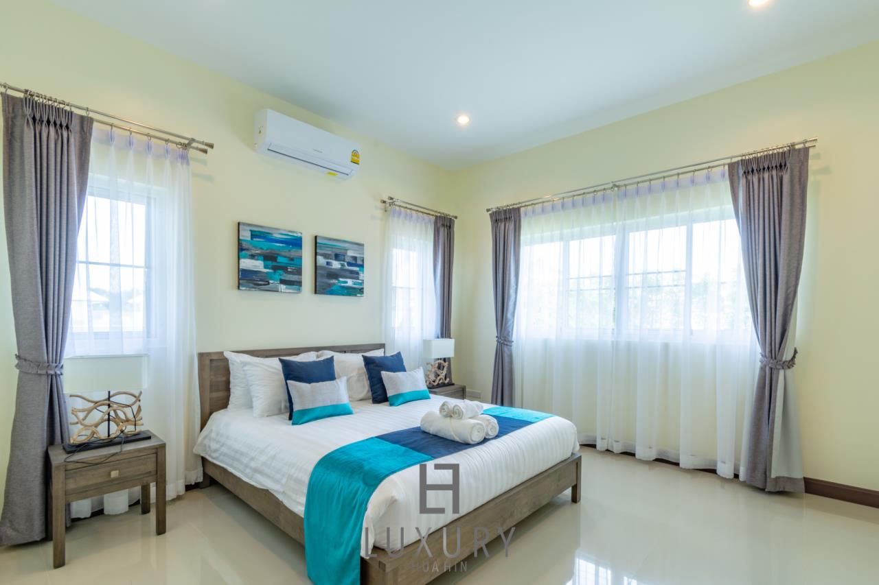 Luxury Hua Hin Property Agency's Brand New 3 Bedroom Pool Villa 14