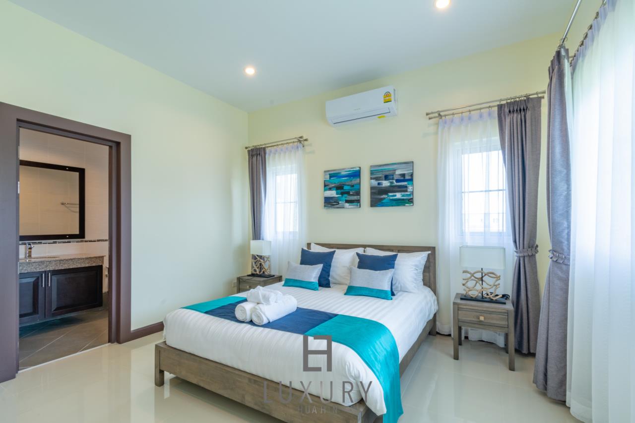 Luxury Hua Hin Property Agency's Brand New 3 Bedroom Pool Villa 15