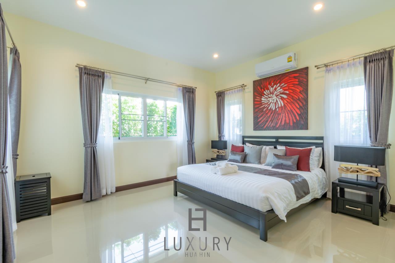 Luxury Hua Hin Property Agency's Brand New 3 Bedroom Pool Villa 20
