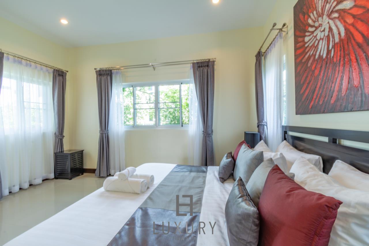 Luxury Hua Hin Property Agency's Brand New 3 Bedroom Pool Villa 21