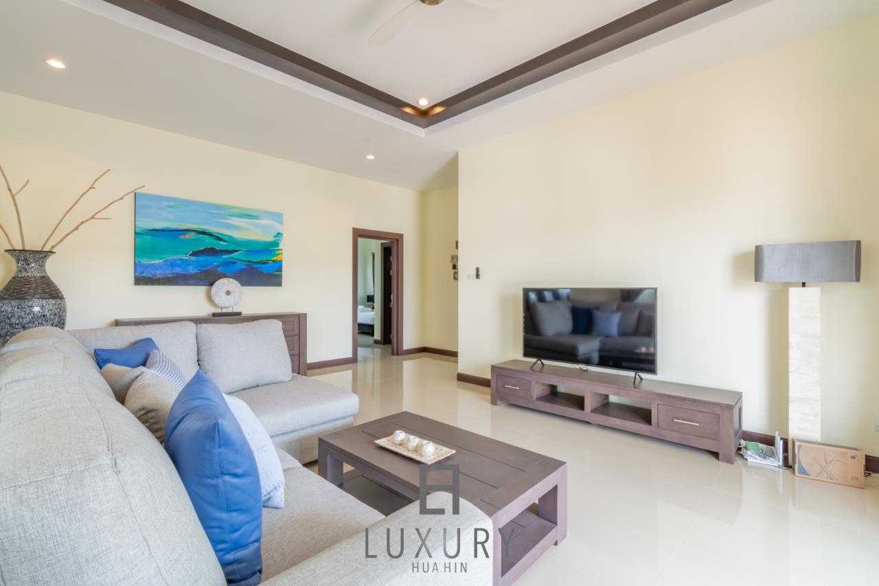 Luxury Hua Hin Property Agency's Brand New 3 Bedroom Pool Villa 10