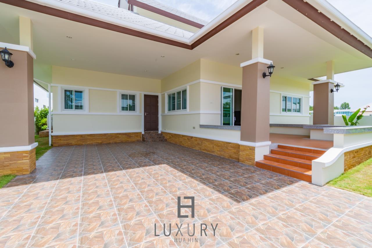 Luxury Hua Hin Property Agency's Brand New 3 Bedroom Pool Villa 2