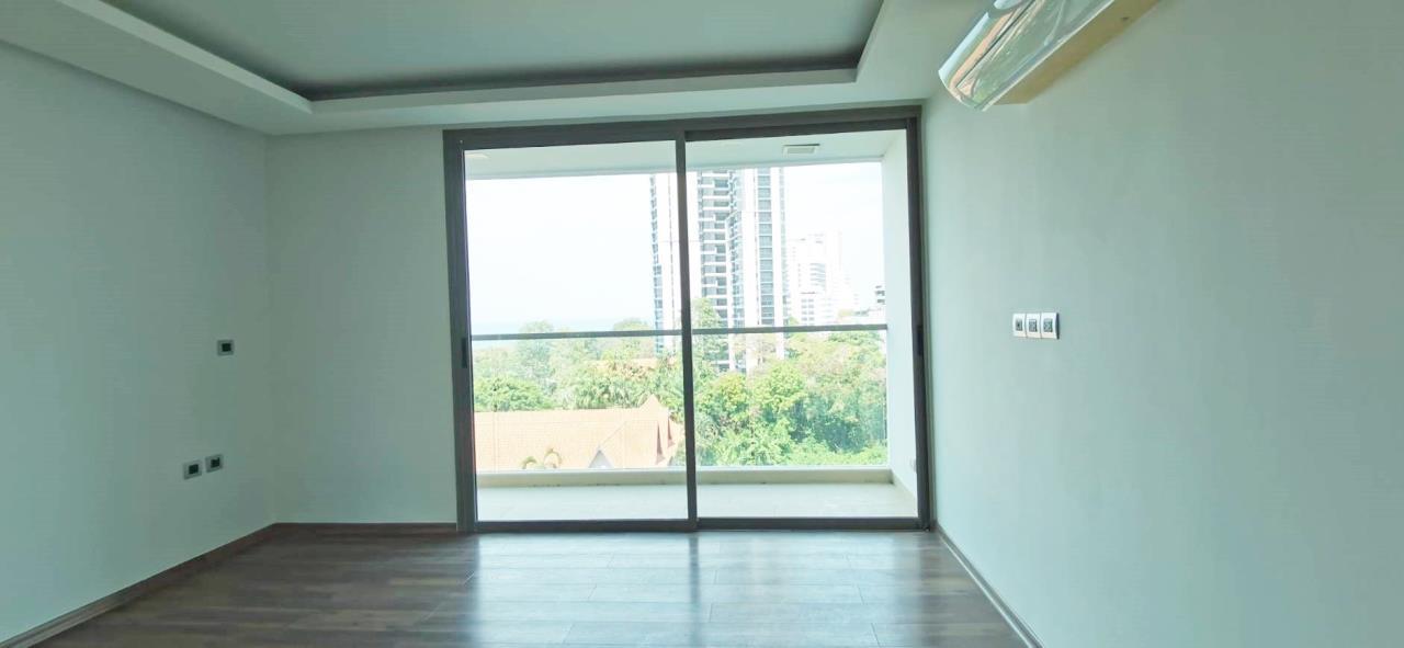 PBRE Asia Pacific Co., Ltd Agency's Studio in The Peak Towers for Sale 28