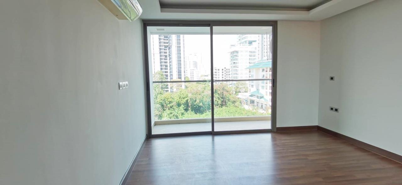 PBRE Asia Pacific Co., Ltd Agency's Condo at The Peak Towers for Sale 25