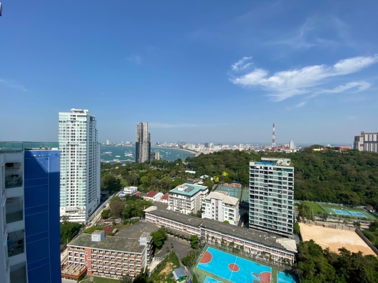 PBRE Asia Pacific Co., Ltd Agency's Penthouse for Rent at The Cliff Condo 58