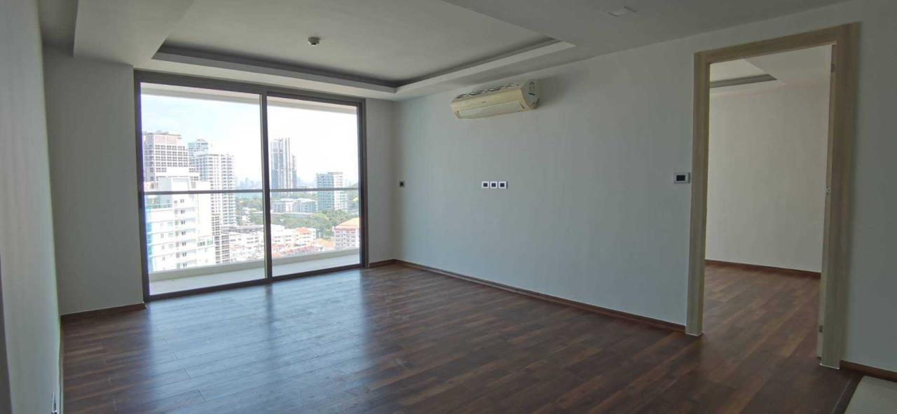 PBRE Asia Pacific Co., Ltd Agency's 1 Bed The Peak Towers for Sale in Pratumnak 38