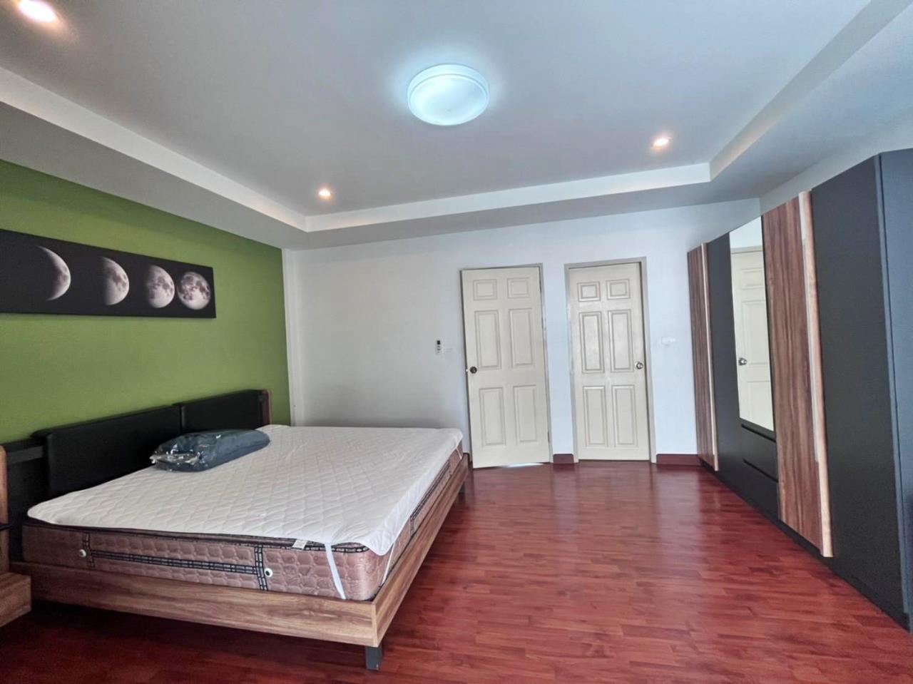 PBRE Asia Pacific Co., Ltd Agency's 4 Bedrooms Townhome in Thepprasit for Sale 53