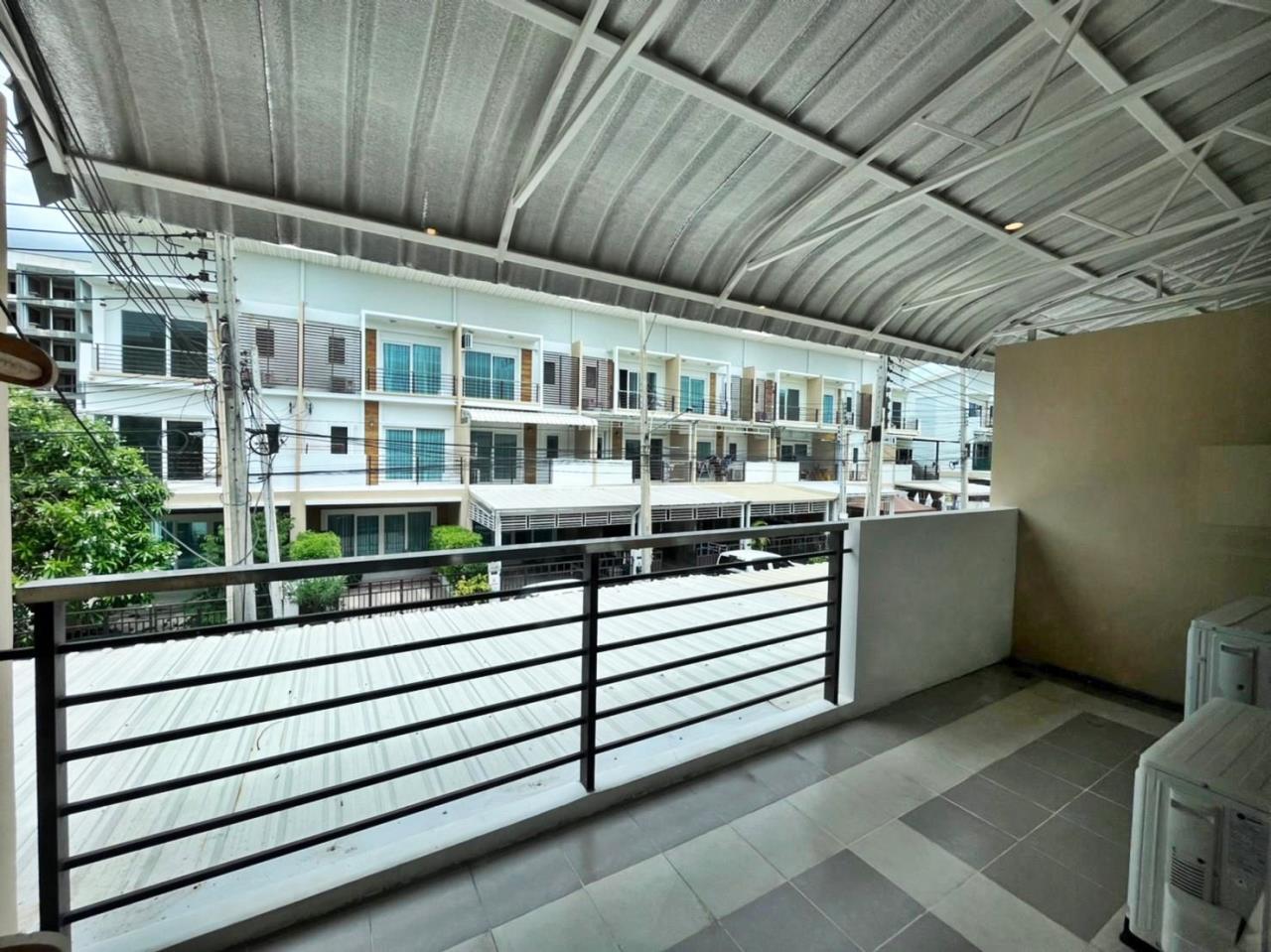 PBRE Asia Pacific Co., Ltd Agency's 4 Bedrooms Townhome in Thepprasit for Sale 59