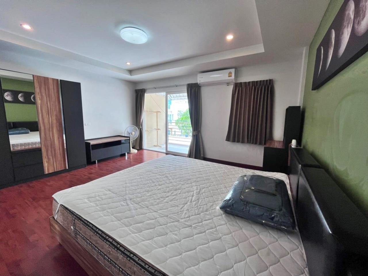 PBRE Asia Pacific Co., Ltd Agency's 4 Bedrooms Townhome in Thepprasit for Sale 52