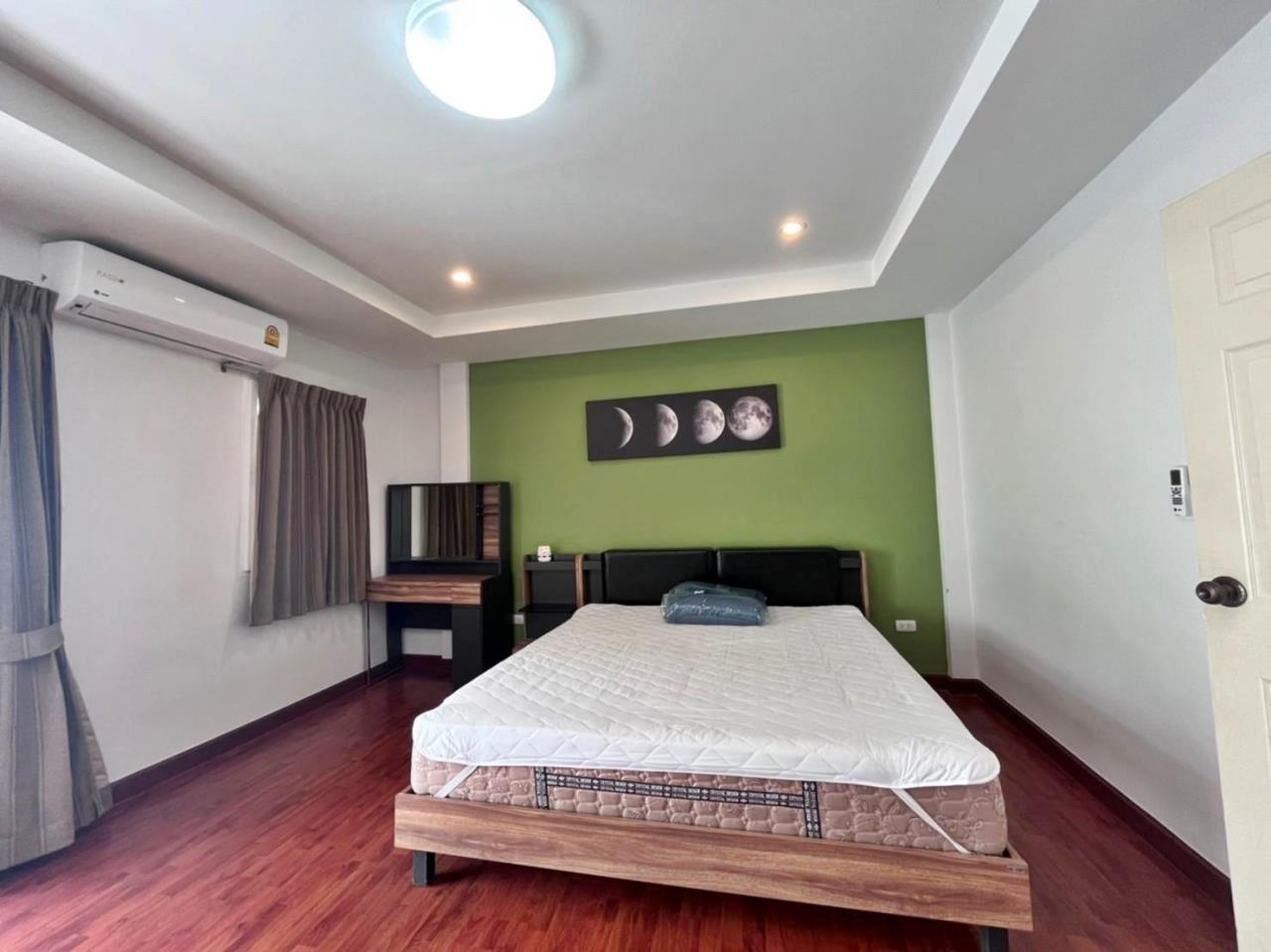 PBRE Asia Pacific Co., Ltd Agency's 4 Bedrooms Townhome in Thepprasit for Sale 50