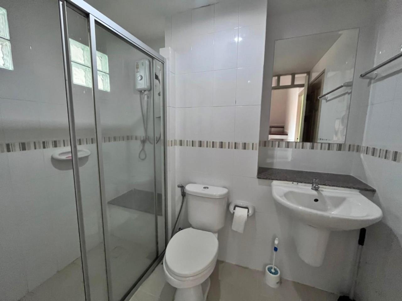 PBRE Asia Pacific Co., Ltd Agency's 4 Bedrooms Townhome in Thepprasit for Sale 57