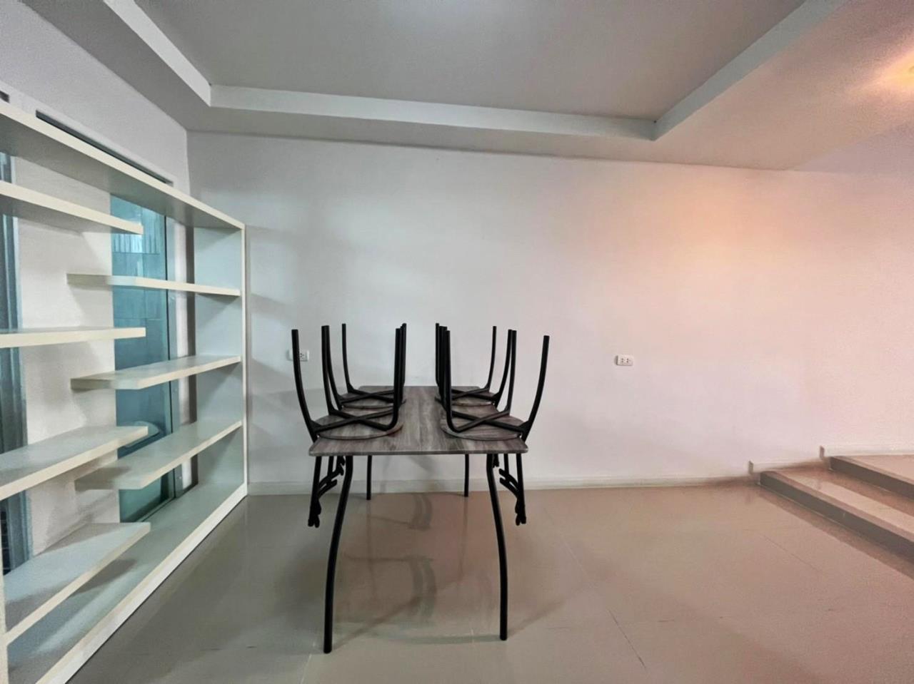 PBRE Asia Pacific Co., Ltd Agency's 4 Bedrooms Townhome in Thepprasit for Sale 39