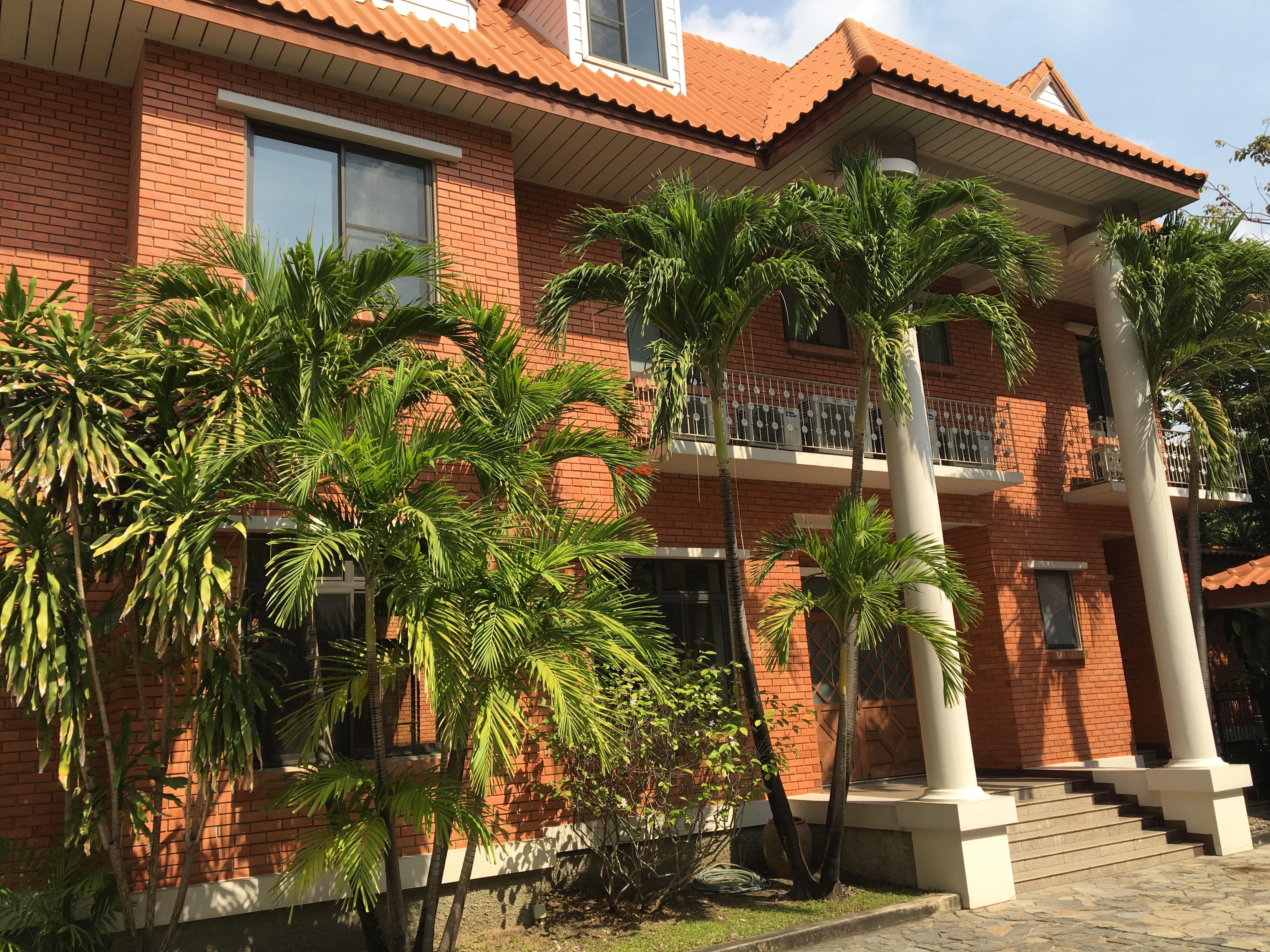RE/MAX Exclusive Agency's Huge house in Thonglor for Residential or Commercial 2
