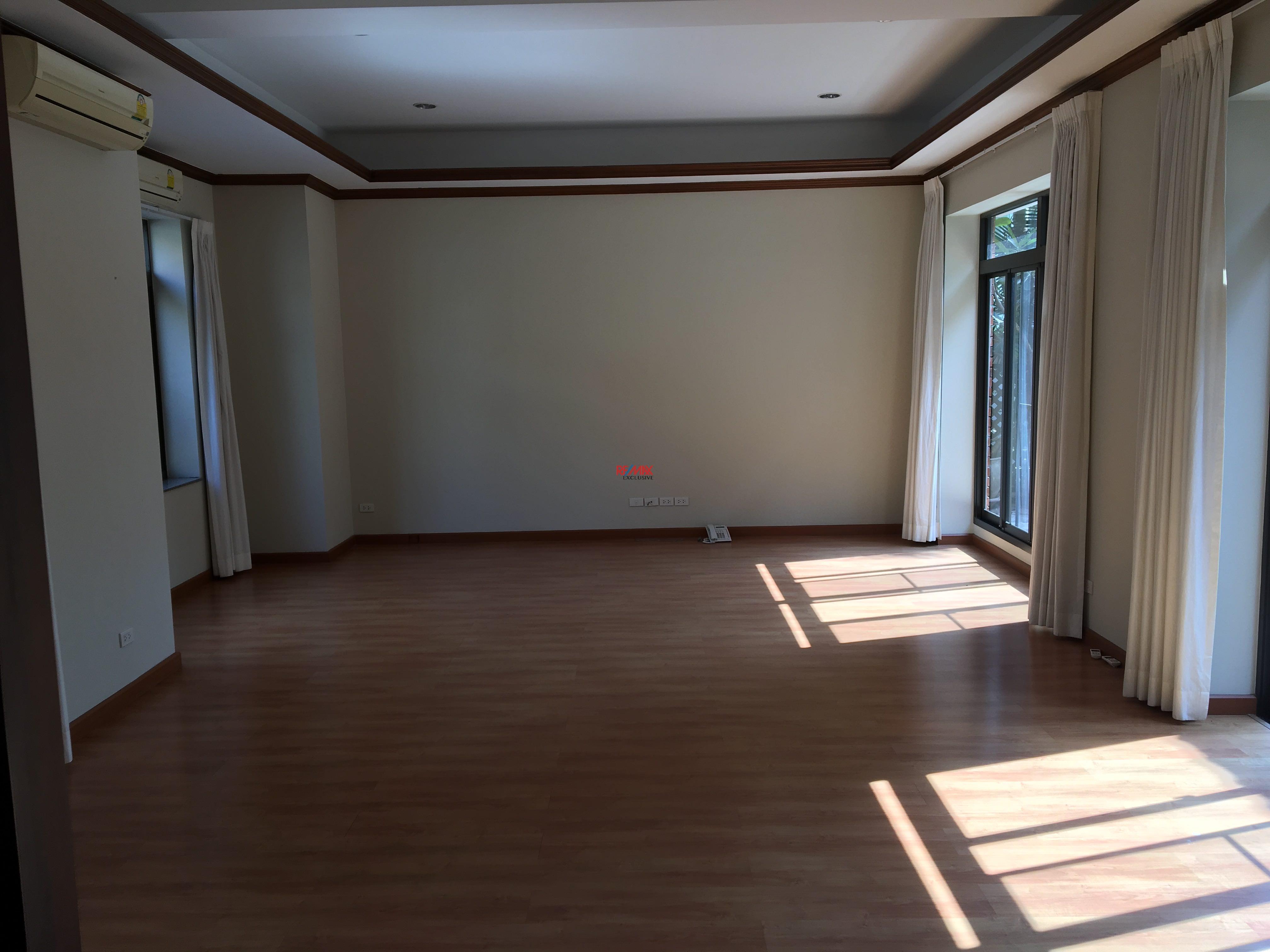 RE/MAX Exclusive Agency's Huge house in Thonglor for Residential or Commercial 8