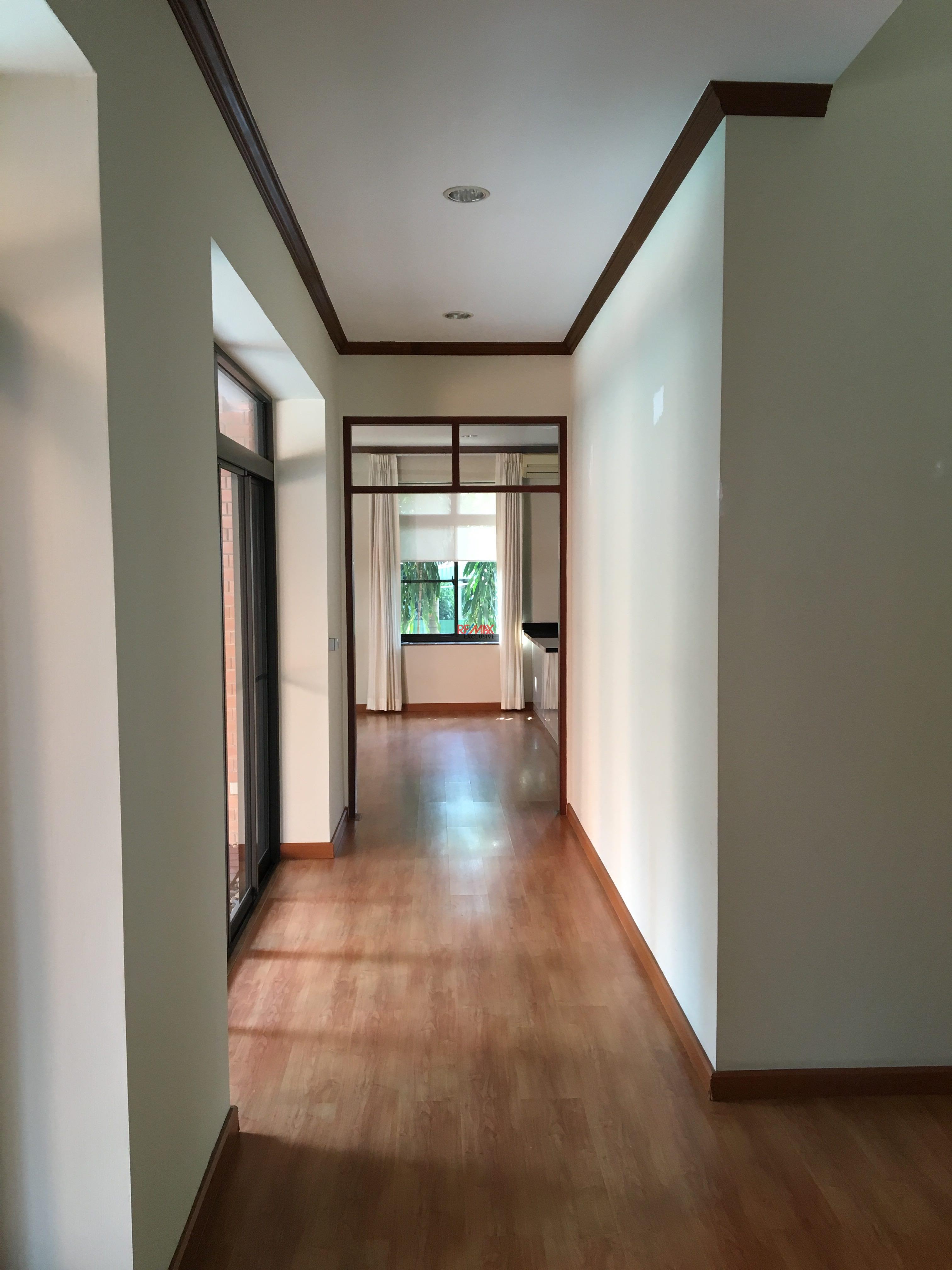 RE/MAX Exclusive Agency's Huge house in Thonglor for Residential or Commercial 10