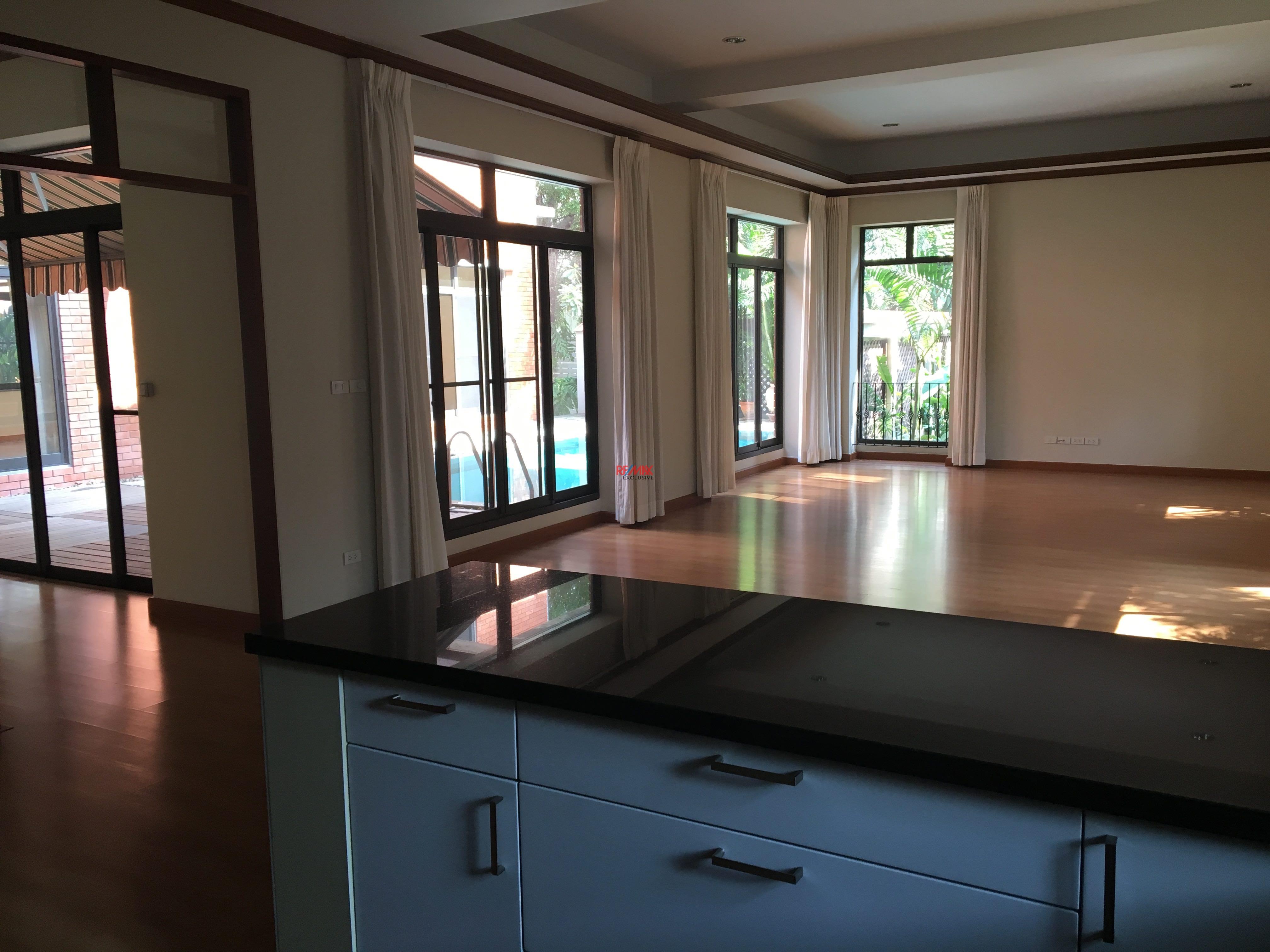 RE/MAX Exclusive Agency's Huge house in Thonglor for Residential or Commercial 6