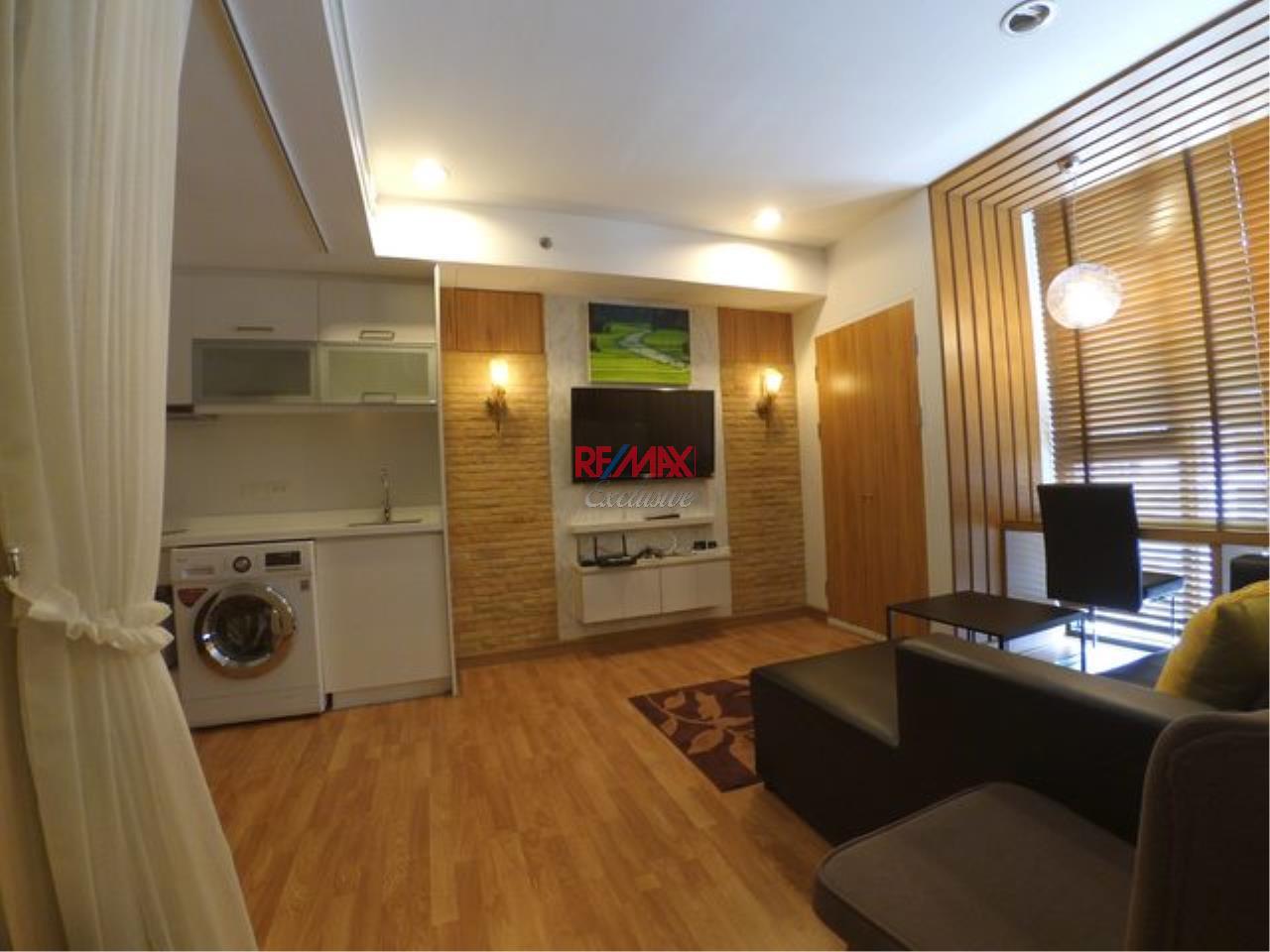 RE/MAX Exclusive Agency's THE ALCOVE, Thonglor 10, 44 Sqm., 1 Bedroom, Fully-Furnished, Fully Equipped Kitchen For RENT !!!! 10