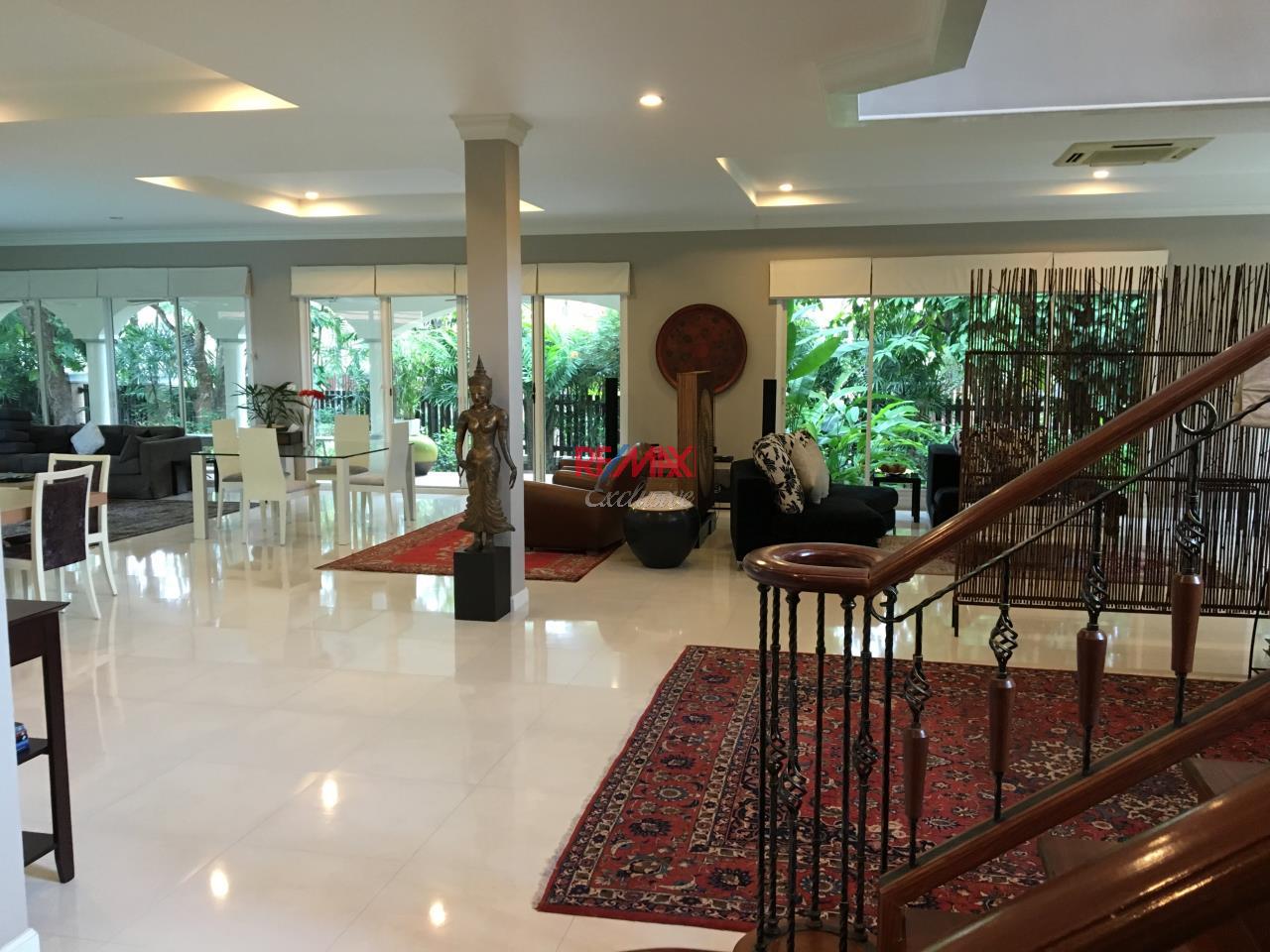 RE/MAX Exclusive Agency's Beautiful House With Private Pool in Bang Na 13