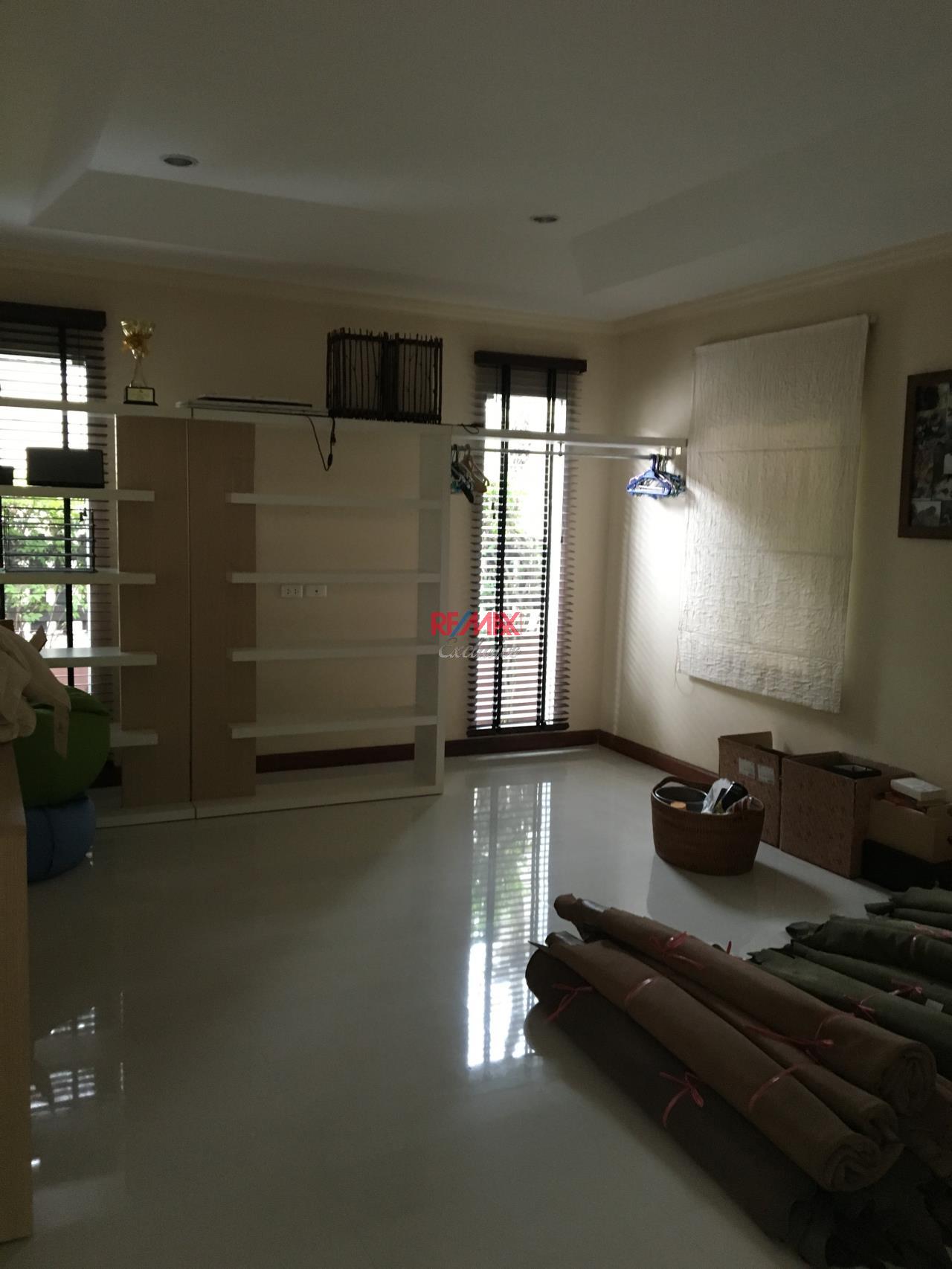 RE/MAX Exclusive Agency's Beautiful House With Private Pool in Bang Na 39
