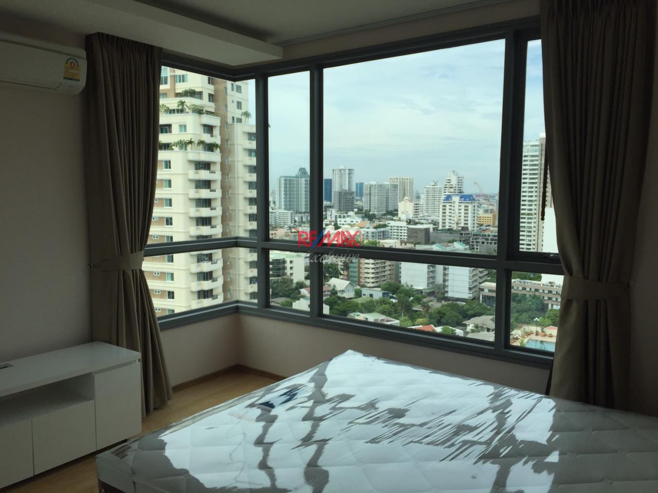 RE/MAX Exclusive Agency's H Sukhumvit 43, 2 Bedroom, 62 Sq.M., Fully-Furnished, For RENT  1