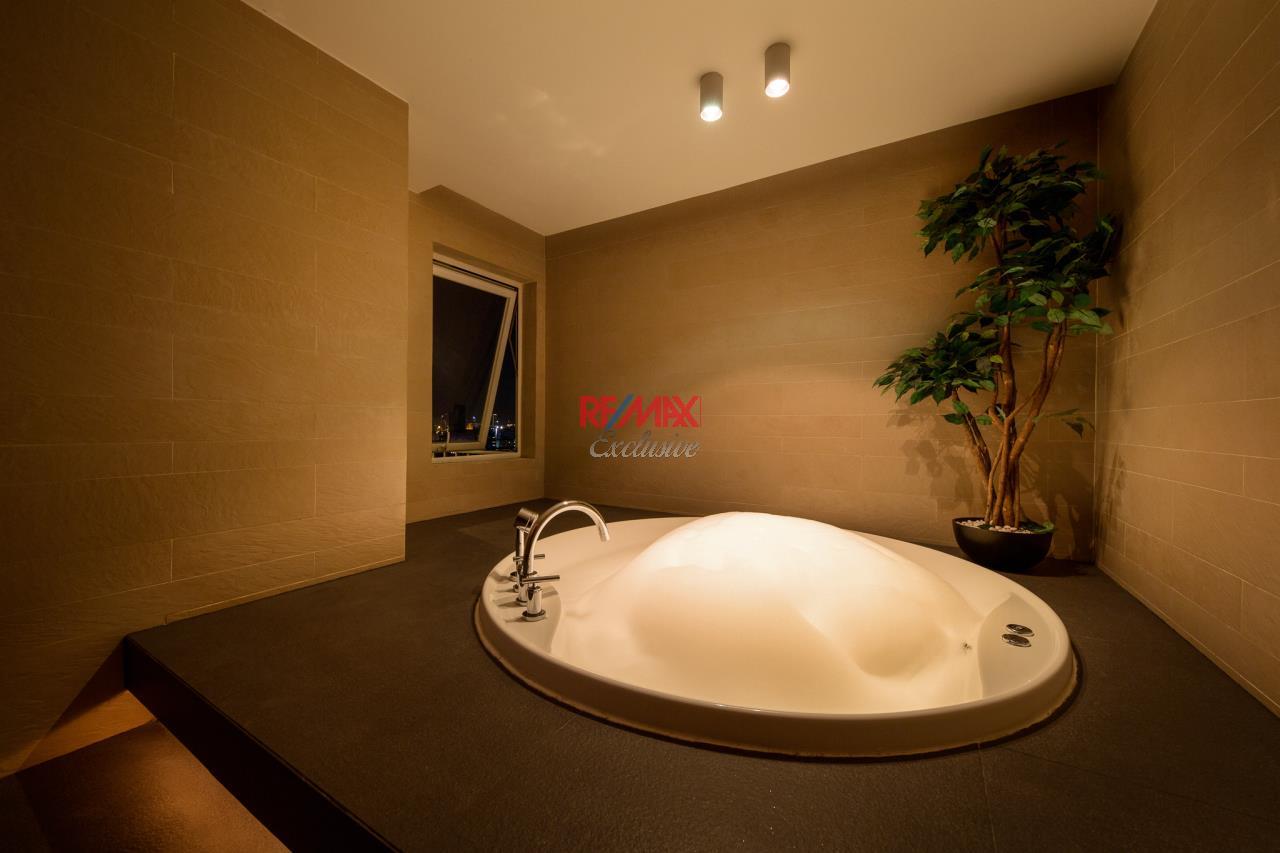 RE/MAX Exclusive Agency's Phatssana Gardens - Modern Luxury 4 Bedroom Condo - For Sale - 28,300,000 THB 16