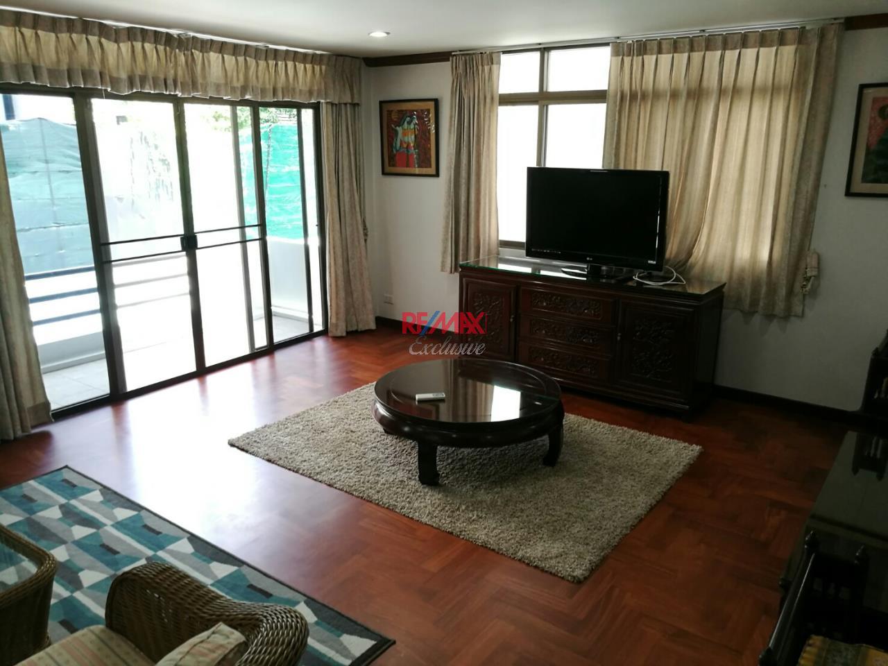 RE/MAX Exclusive Agency's Single house, 400 sqm, 4 +1 bedrooms in Sukhumvit 31/2 for rent 11