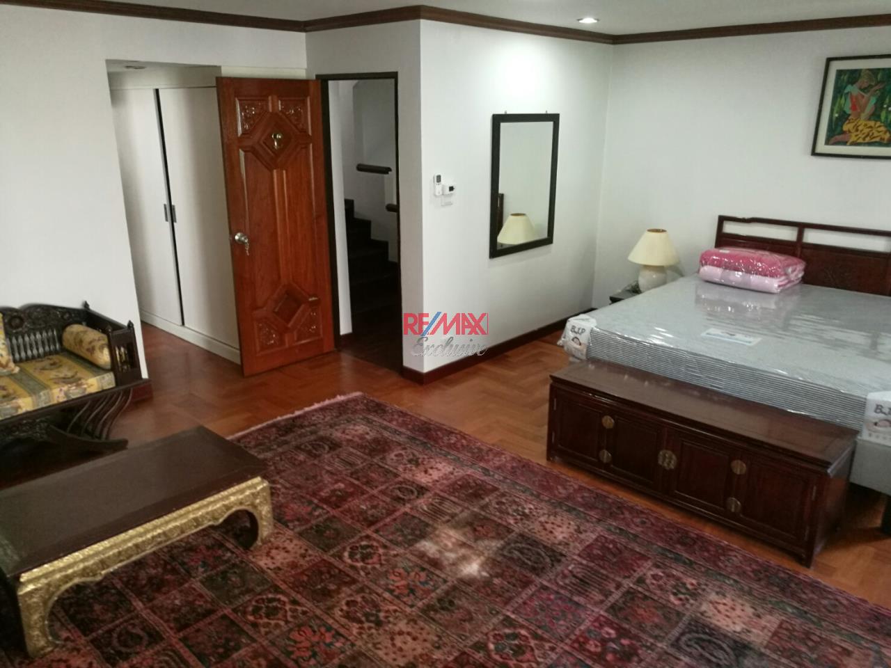 RE/MAX Exclusive Agency's Single house, 400 sqm, 4 +1 bedrooms in Sukhumvit 31/2 for rent 19
