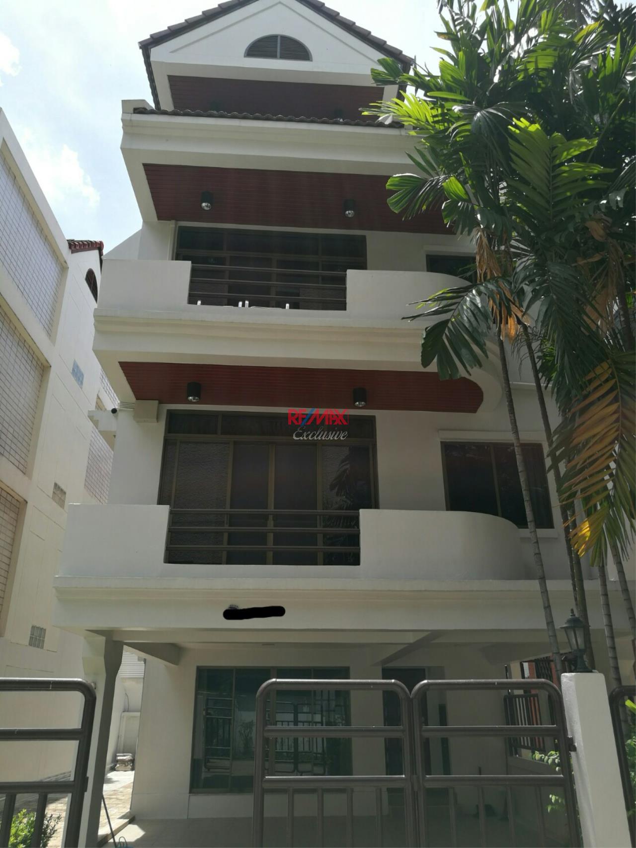 RE/MAX Exclusive Agency's Single house, 400 sqm, 4 +1 bedrooms in Sukhumvit 31/2 for rent 1