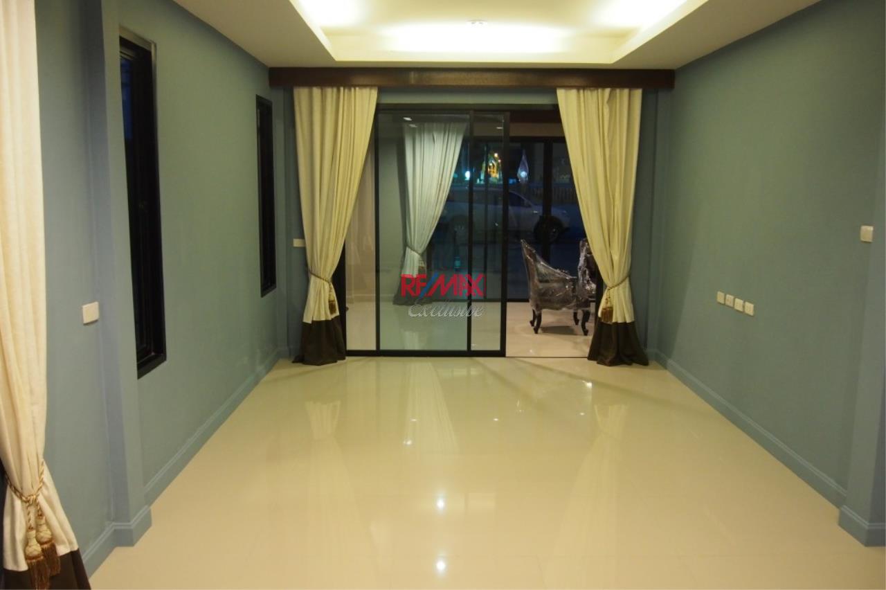 RE/MAX Exclusive Agency's Home Offce for Sale : Suan Siam  14