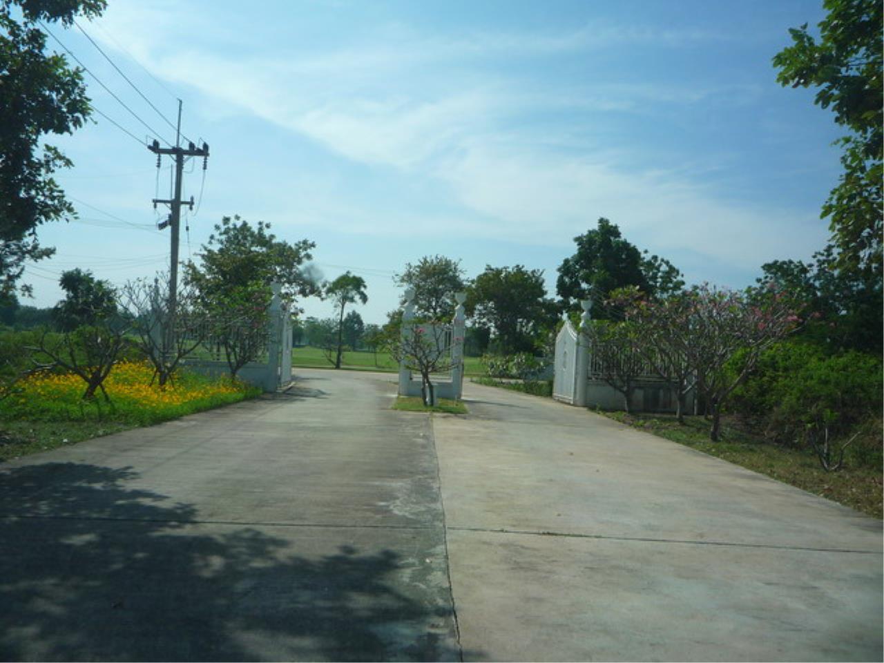 Forbest Properties Agency's 29565 - Banharn-Jamsai Road, Nakhon Pathom, Golf course for sale, area 513 acres 5