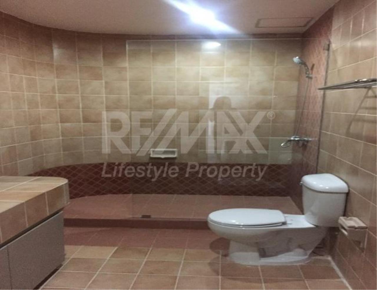 RE/MAX LifeStyle Property Agency's Oriental Towers 1