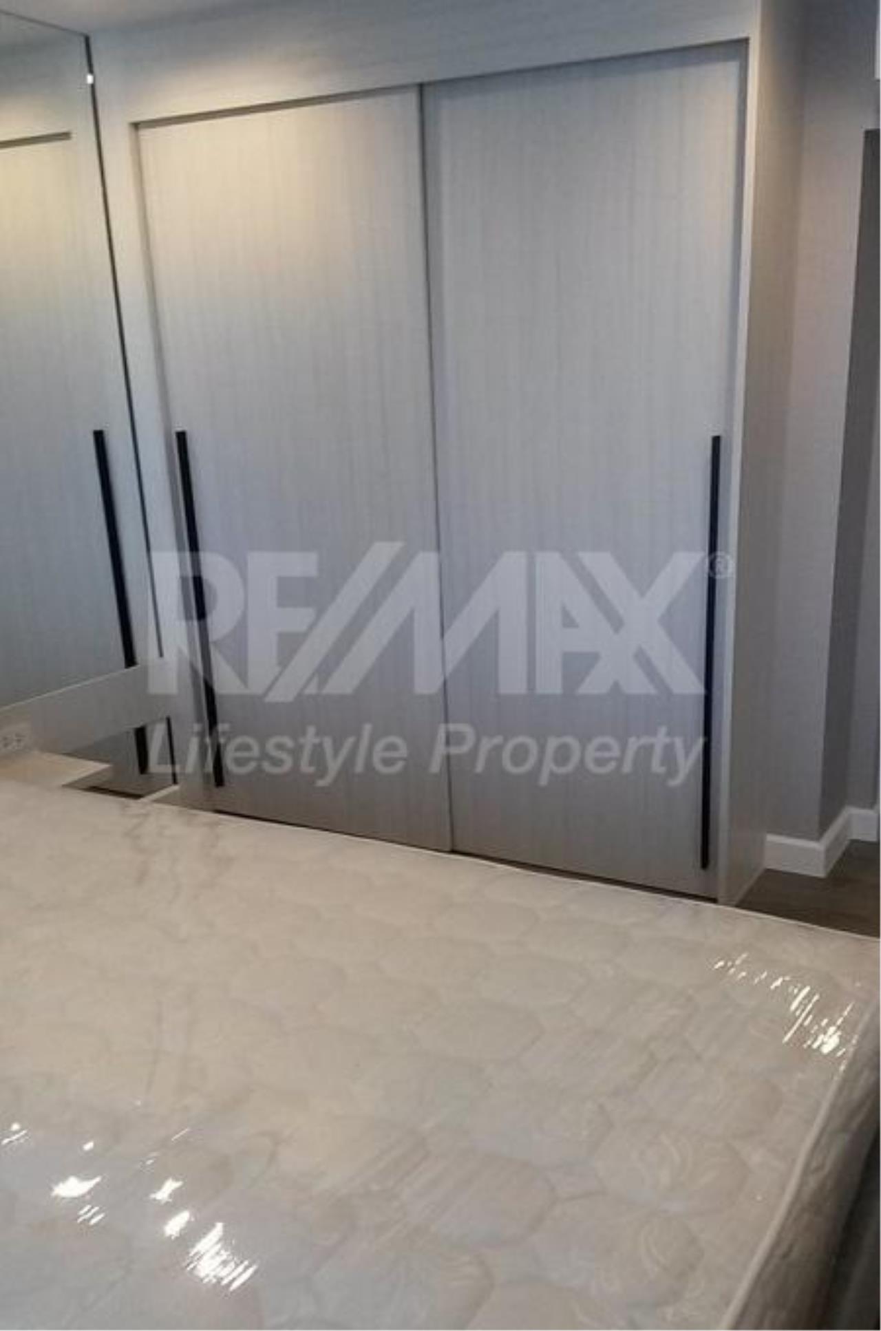 RE/MAX LifeStyle Property Agency's The Room Sukhumvit 40 3