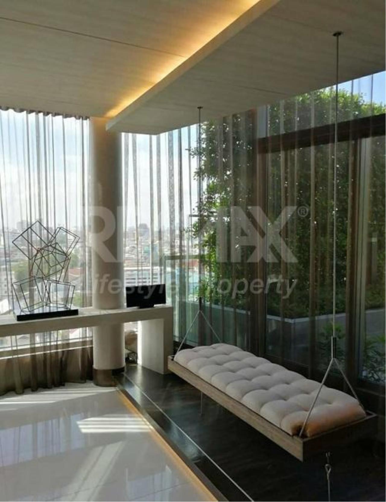 RE/MAX LifeStyle Property Agency's The Room Charoenkrung 30 9