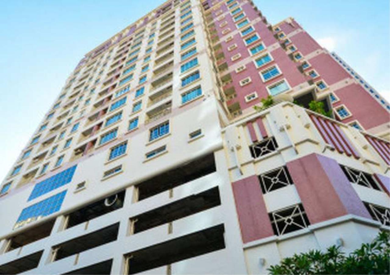 Bangkok Residential Agency's 3 Bed Condo For Rent in Asoke BR1493CD 2