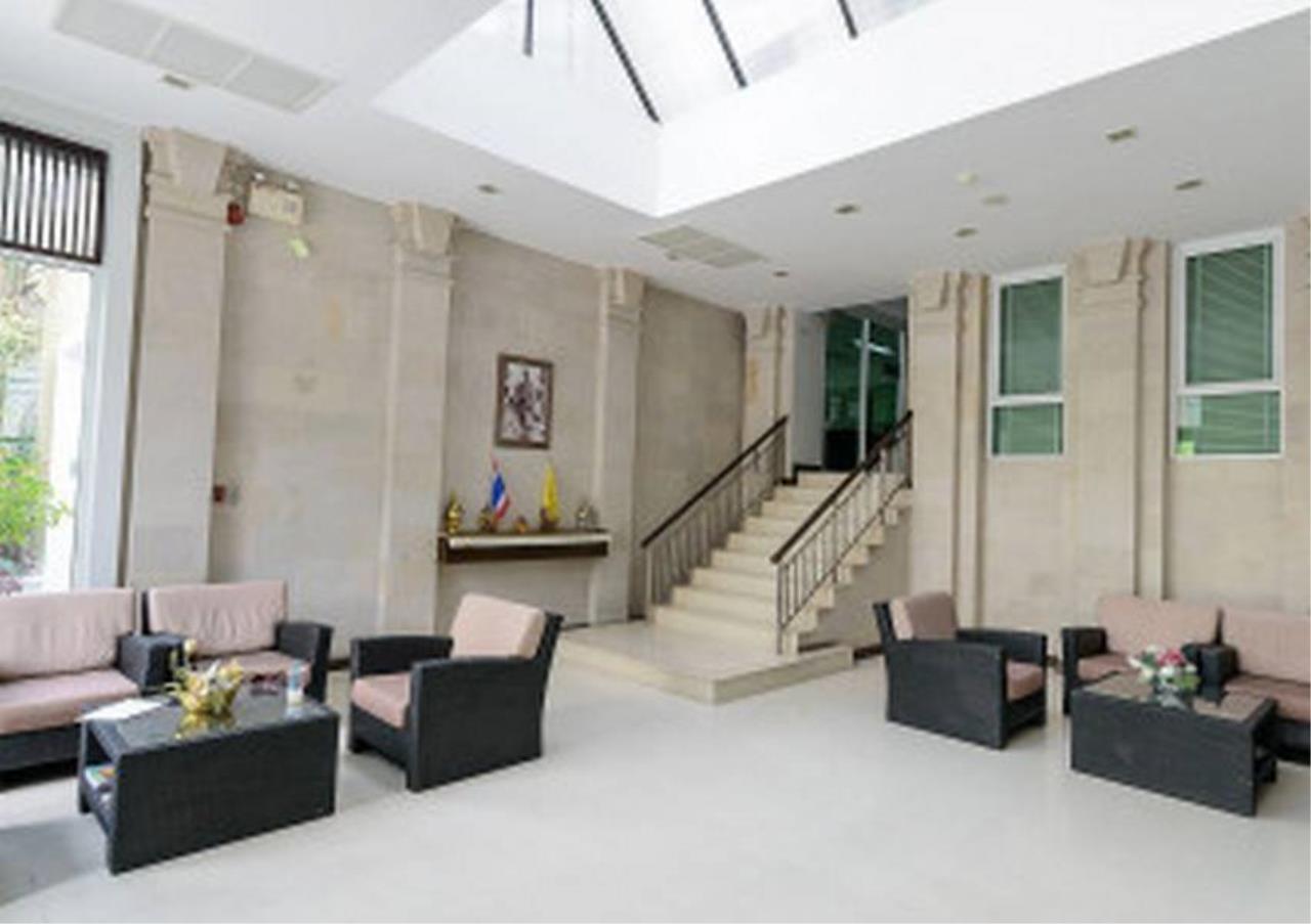 Bangkok Residential Agency's 2 Bed Condo For Rent in Ekkamai BR1527CD 3