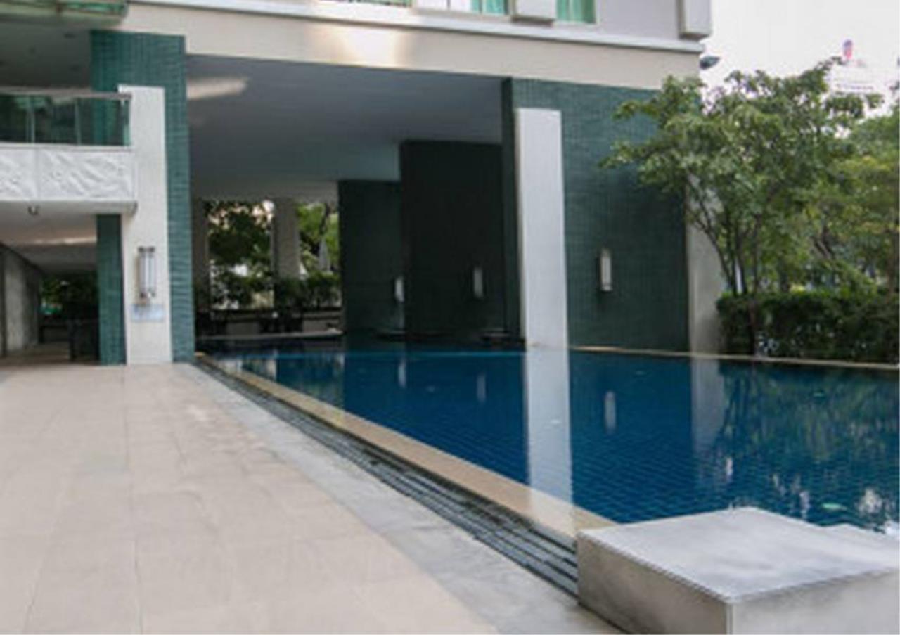 Bangkok Residential Agency's 2 Bed Condo For Rent in Chidlom BR1596CD 1