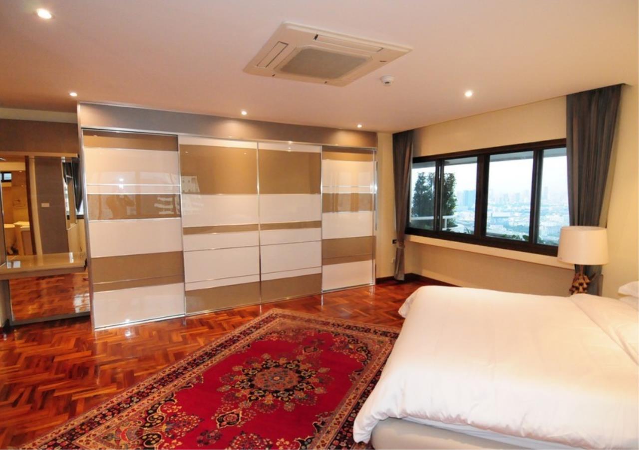 Bangkok Residential Agency's 3 Bed Condo For Rent in Nana BR4056CD 5