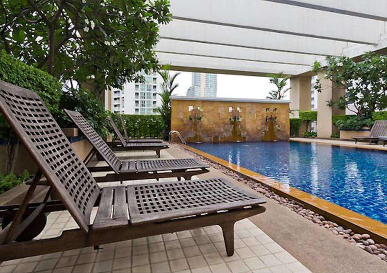 Bangkok Residential Agency's 3 Bed Condo For Rent in Chidlom BR4117CD 2