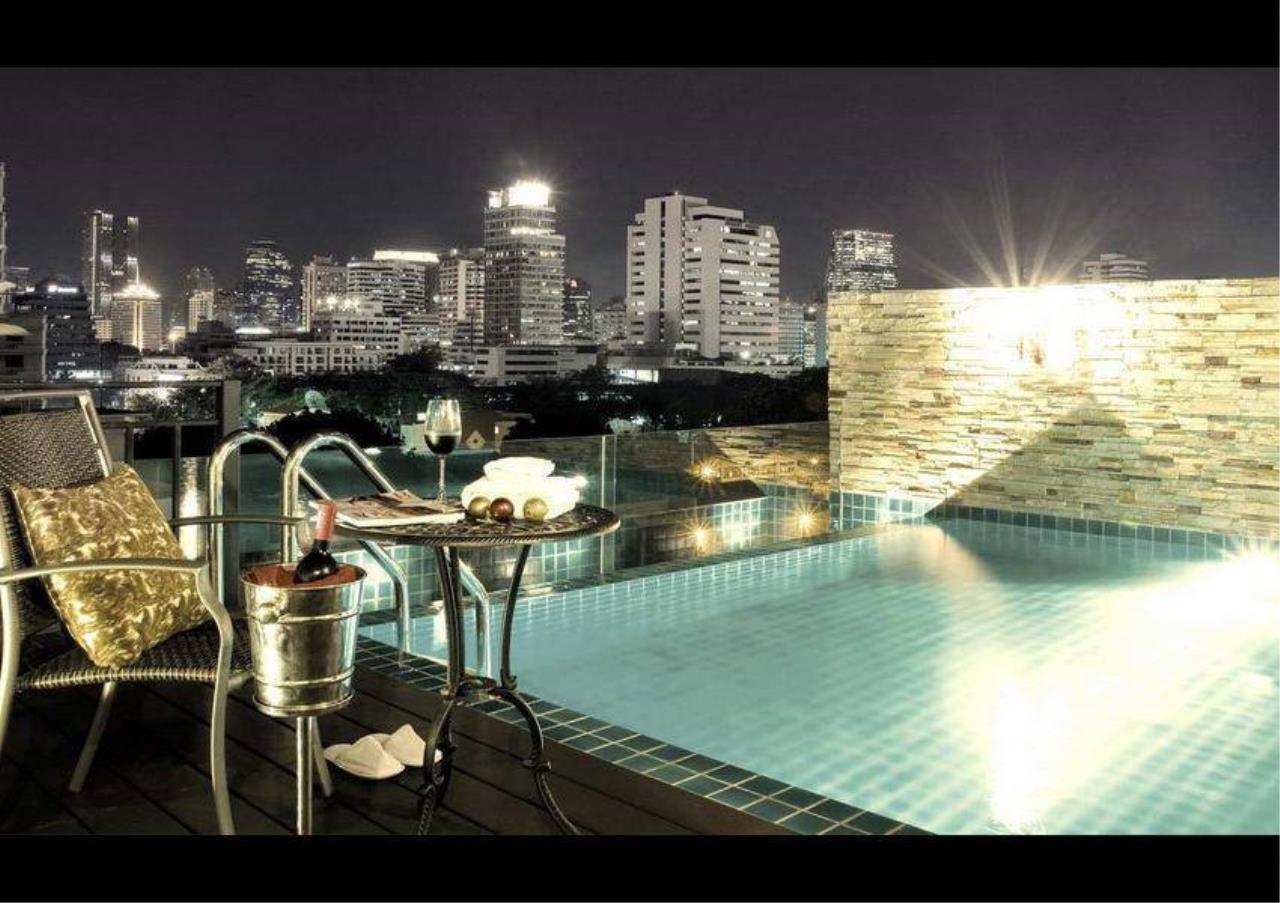 Bangkok Residential Agency's 3 Bed Serviced Apartment For Rent in Chidlom BR7012SA 4