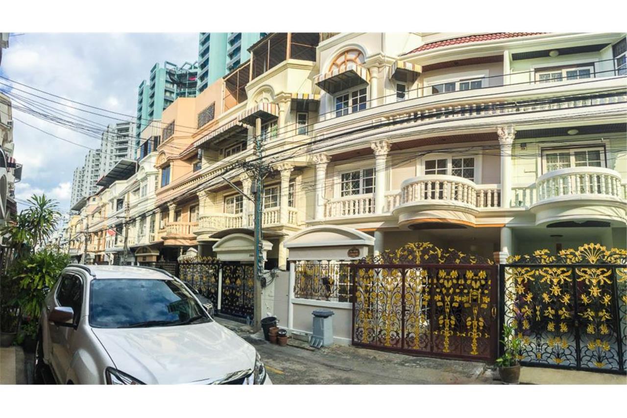 RE/MAX PRIME Agency's For Sale Townhouse Thaweewatthana Villa 2