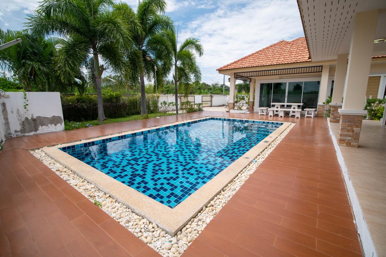 Thai Property Investor Agency's Your Dream Vacation Home! Valuable Investment!! 4BR 4BA 170 Sq.W The Legacy Huahin Pool Villa for SALE, Just 10 mins from Hua Hin Beach!! 3