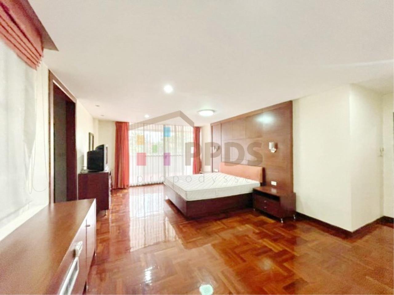 Propodyssey Agency's 3 Bedrooms for rent with big balcony in Sukhumvit soi 24 6