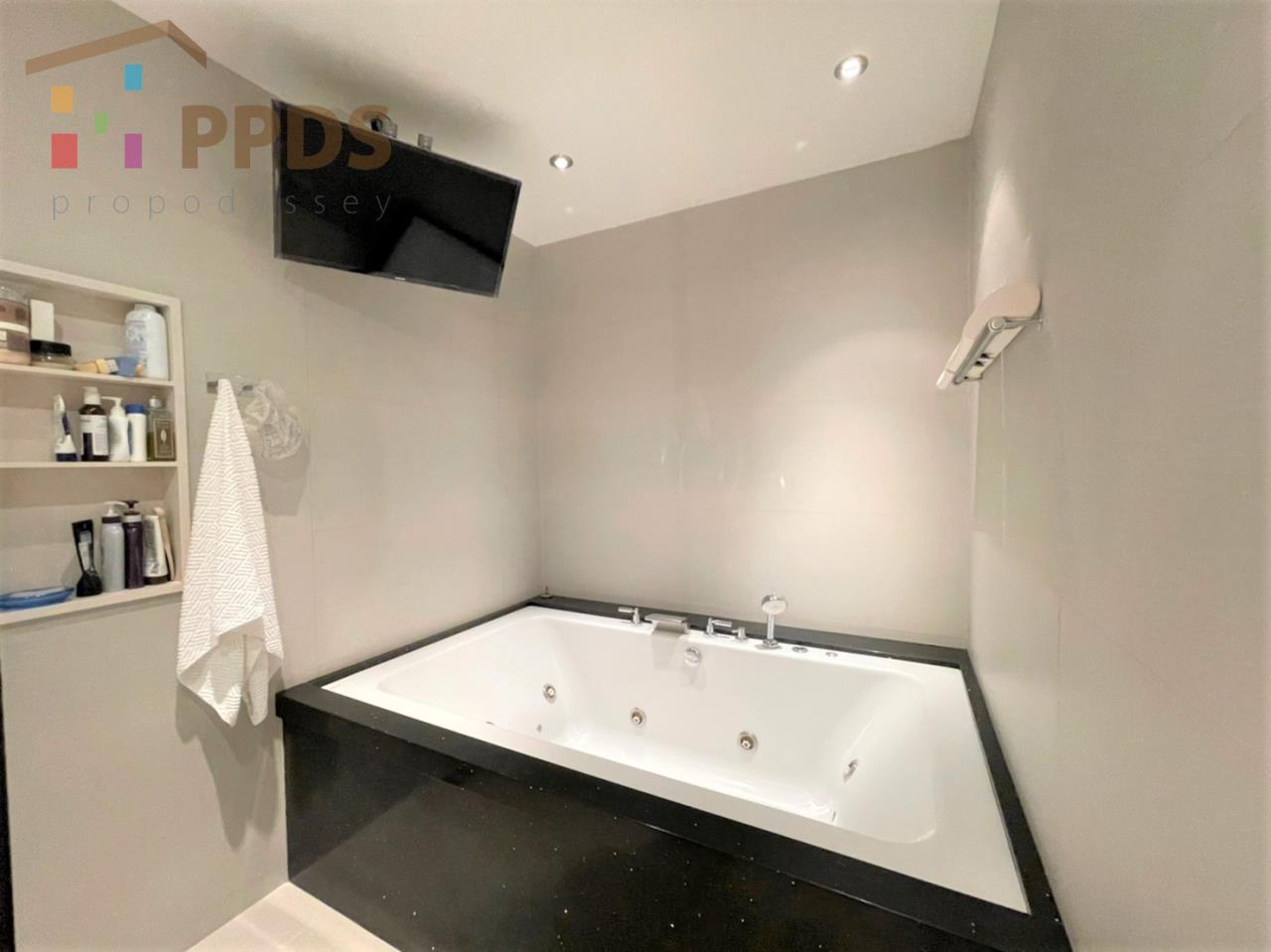 Propodyssey Agency's 3 Beds for rent at Le Raffine Sukhumvit 31 with Private pool  16